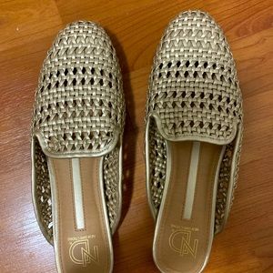 SOLD — NOT FOR SALE — NWOT 6.5 light gold woven slides